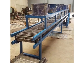 降溫傳送帶，風(fēng)冷輸送機，給高溫?zé)峒t鍛造件降溫的鏈條片輸送機